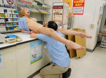 Дочь -подростка любит заниматься любовью с менеджером, который раздавил ее пизду