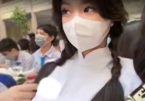 Hoang Nhan Chi Linh имеет привлекательное тело